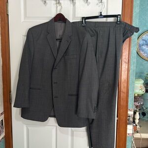 42 reg Calvin Klein suit